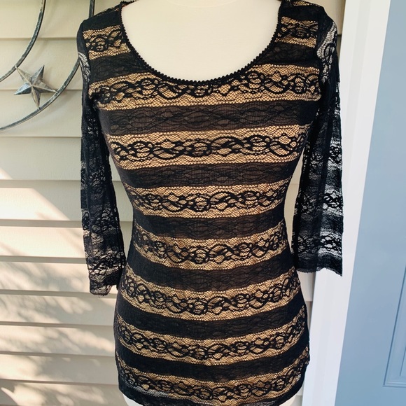 Max Studio Tops - Max Studio Lace Top